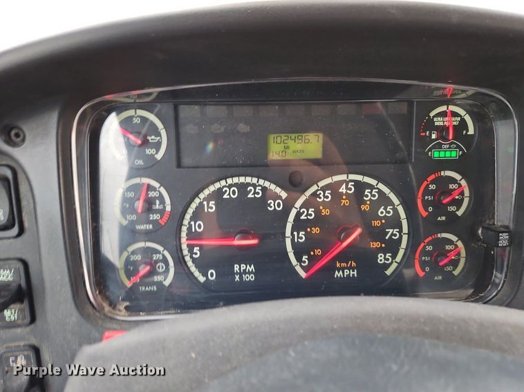 image for item LM9150 2015 Freightliner Business Class M2  bucket truck