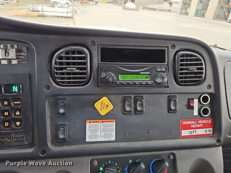 image for item LM9150 2015 Freightliner Business Class M2  bucket truck