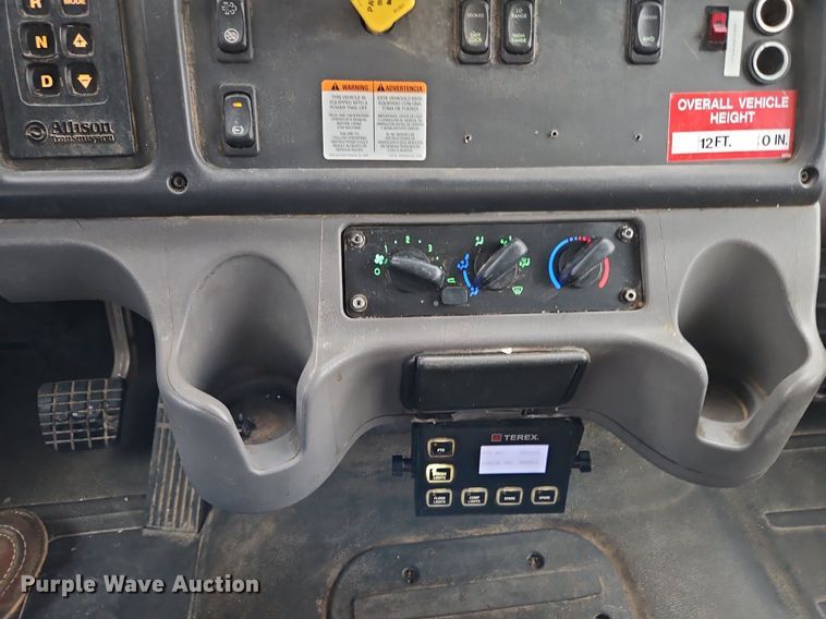 image for item LM9150 2015 Freightliner Business Class M2  bucket truck