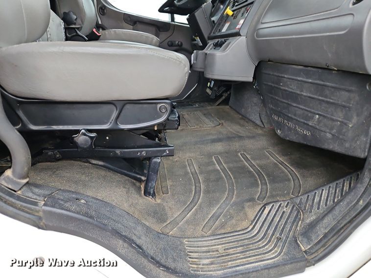 image for item LM9150 2015 Freightliner Business Class M2  bucket truck