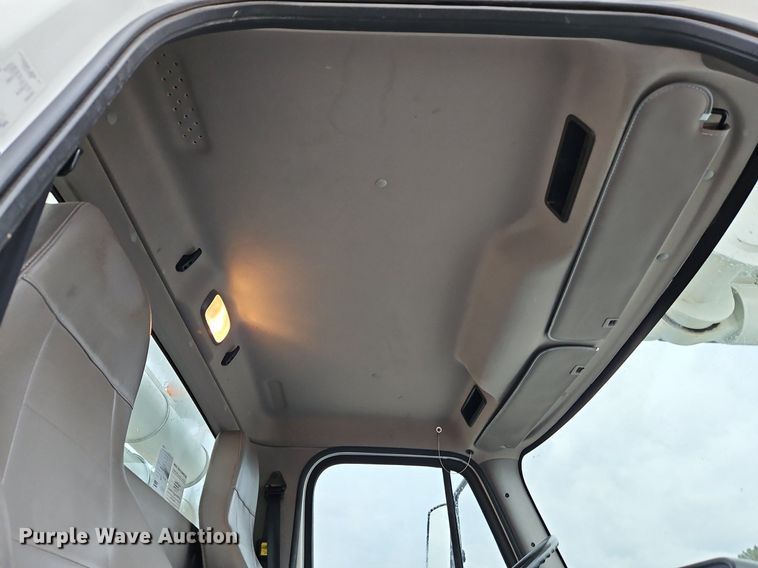 image for item LM9150 2015 Freightliner Business Class M2  bucket truck