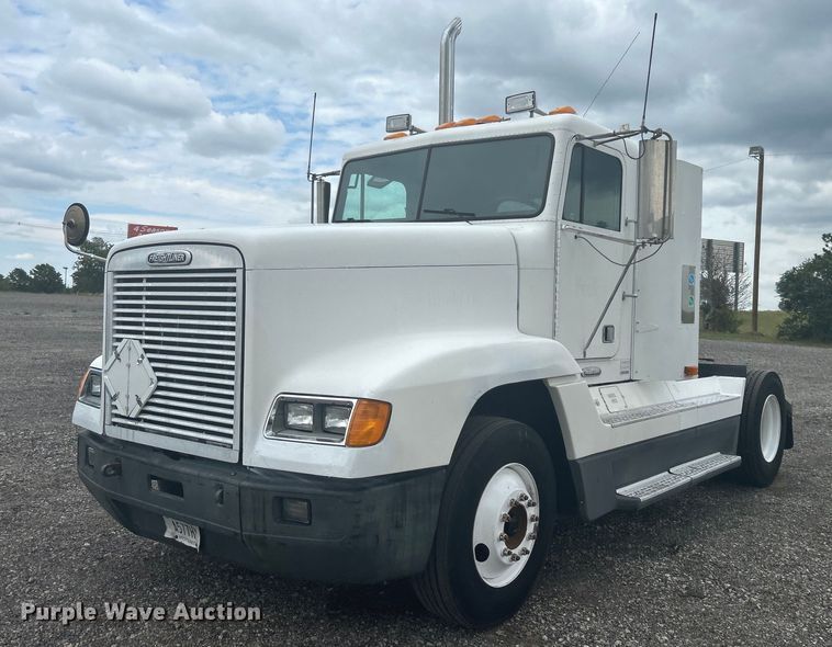 image for item LV9038 1997 Freightliner FLD  semi truck