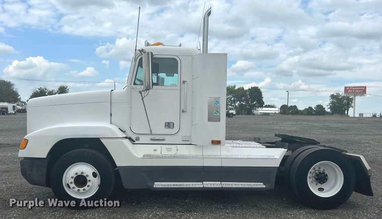 image for item LV9038 1997 Freightliner FLD  semi truck