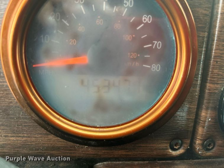 image for item LV9038 1997 Freightliner FLD  semi truck