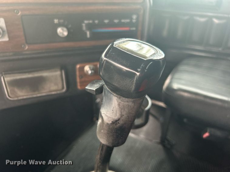 image for item LV9038 1997 Freightliner FLD  semi truck