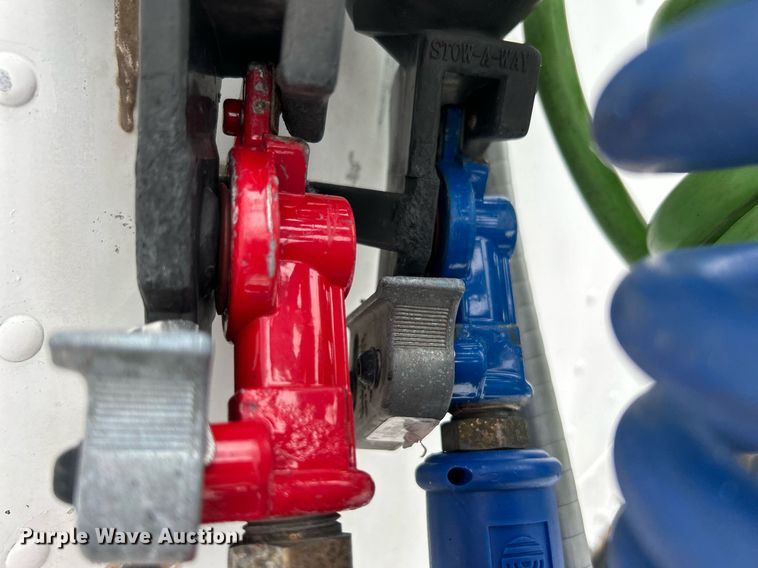 image for item LV9038 1997 Freightliner FLD  semi truck