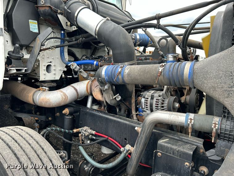 image for item LV9038 1997 Freightliner FLD  semi truck