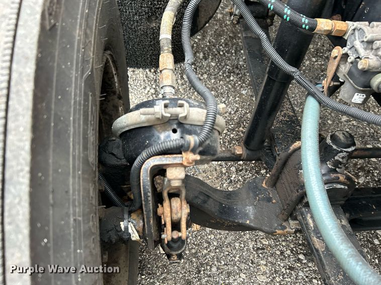 image for item LV9038 1997 Freightliner FLD  semi truck