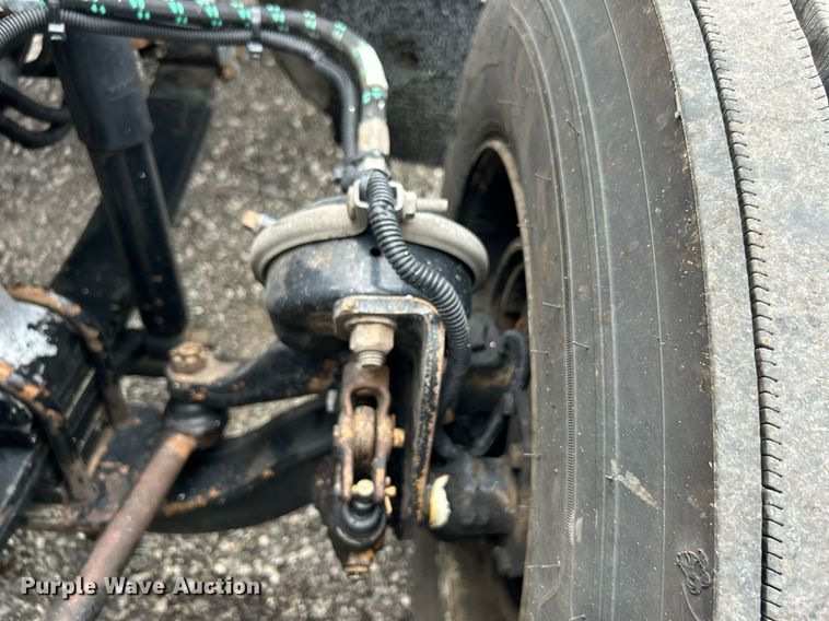 image for item LV9038 1997 Freightliner FLD  semi truck