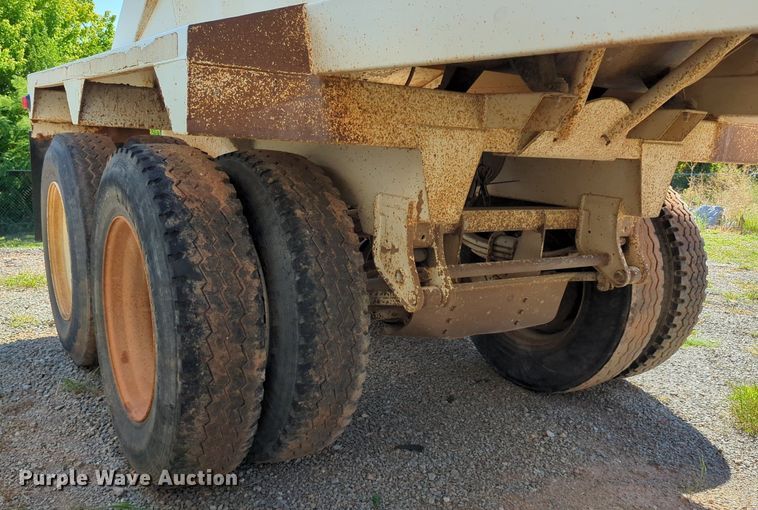 image for item LY9358 2013 Armor Lite SBD-40  bottom dump trailer