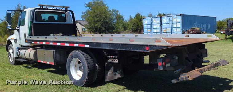 image for item LY9426 2016 International 4300 rollback truck