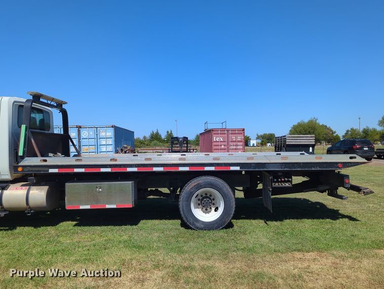 image for item LY9426 2016 International 4300 rollback truck