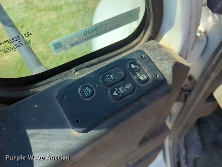 image for item LY9426 2016 International 4300 rollback truck