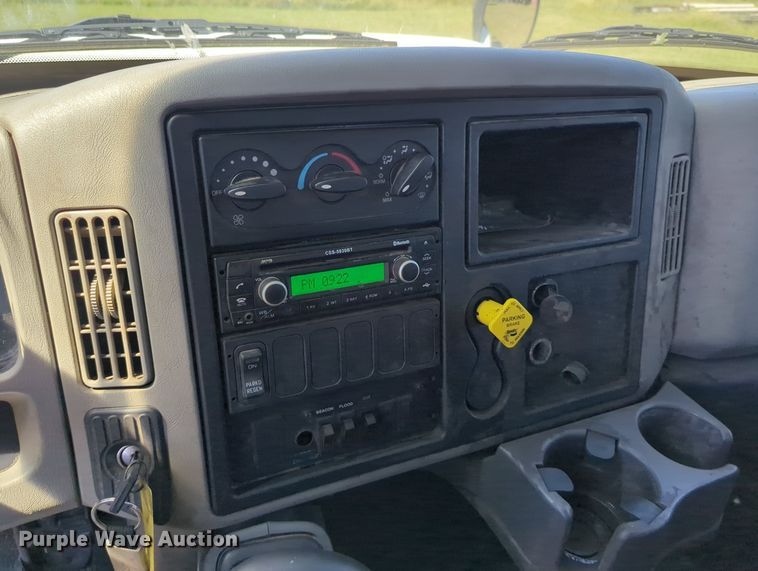 image for item LY9426 2016 International 4300 rollback truck