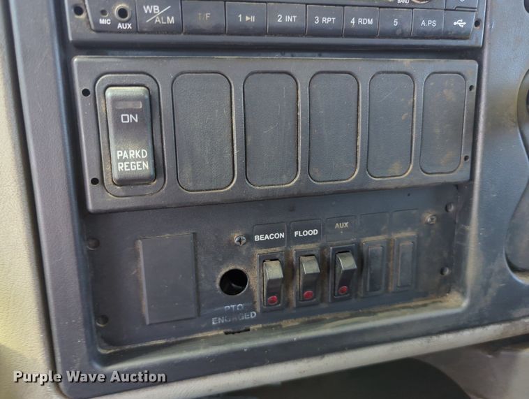 image for item LY9426 2016 International 4300 rollback truck