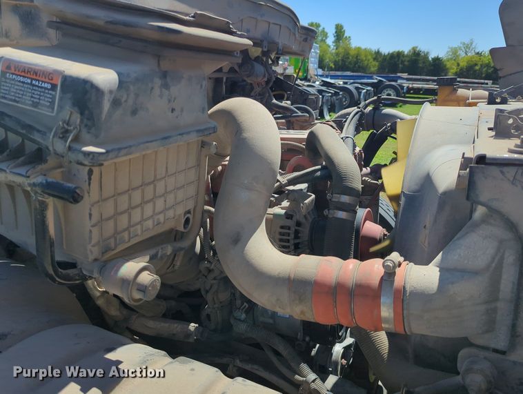 image for item LY9426 2016 International 4300 rollback truck