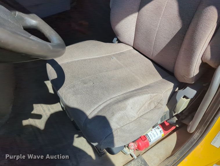 image for item LY9427 2015 Freightliner Cascadia semi truck