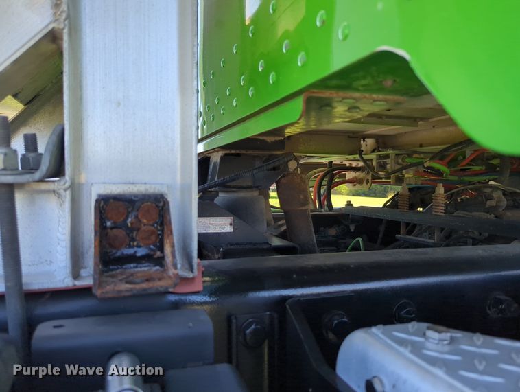 image for item LY9429 2013 Peterbilt 367 semi truck