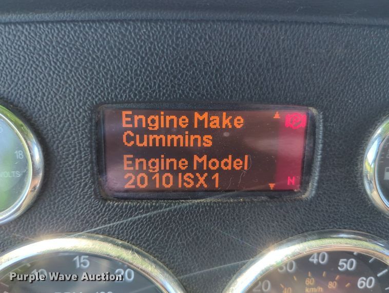 image for item LY9429 2013 Peterbilt 367 semi truck