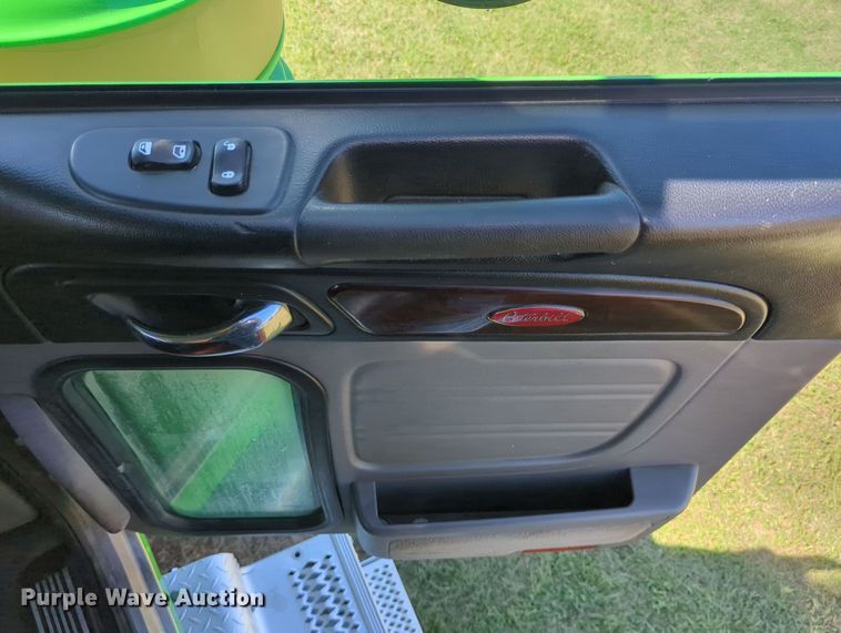 image for item LY9429 2013 Peterbilt 367 semi truck