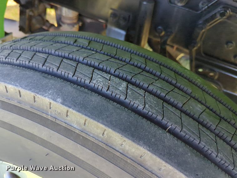 image for item LY9429 2013 Peterbilt 367 semi truck