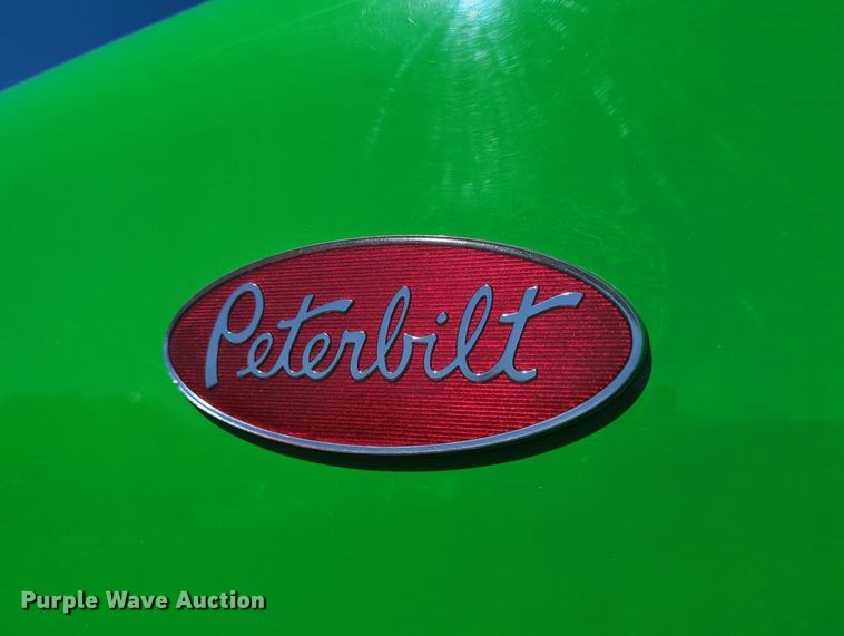 image for item LY9429 2013 Peterbilt 367 semi truck