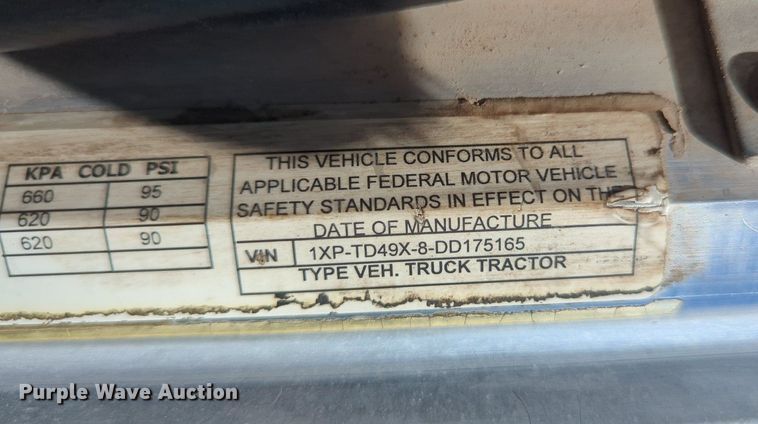 image for item LY9429 2013 Peterbilt 367 semi truck