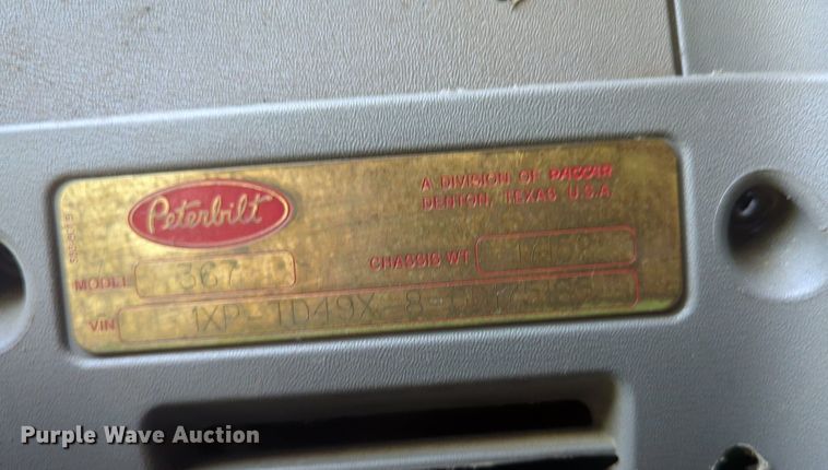 image for item LY9429 2013 Peterbilt 367 semi truck
