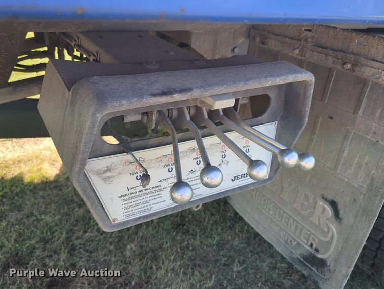 image for item LY9430 2005 Sterling Acterra rollback truck