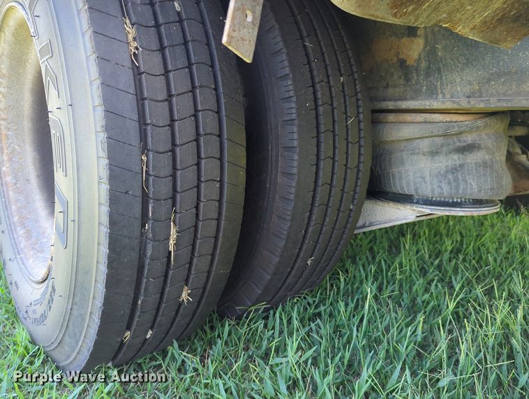 image for item LY9431 2011 Transcraft DTL-2100 drop deck equipment trailer