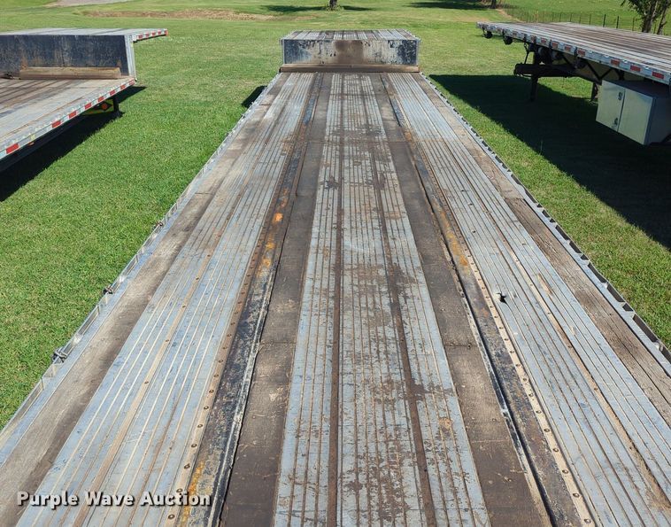 image for item LY9432 2013 Utility FS2C drop deck equipment trailer