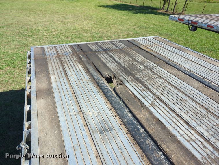 image for item LY9432 2013 Utility FS2C drop deck equipment trailer