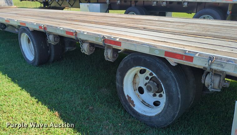 image for item LY9432 2013 Utility FS2C drop deck equipment trailer