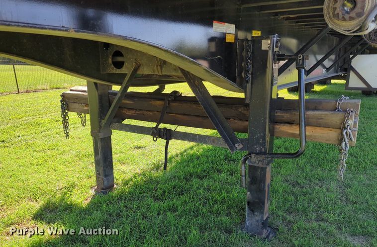 image for item LY9433 2017 Transcraft 554C flatbed trailer