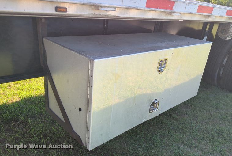 image for item LY9433 2017 Transcraft 554C flatbed trailer