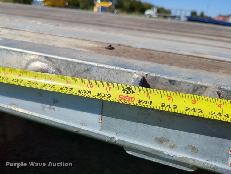 image for item LY9433 2017 Transcraft 554C flatbed trailer