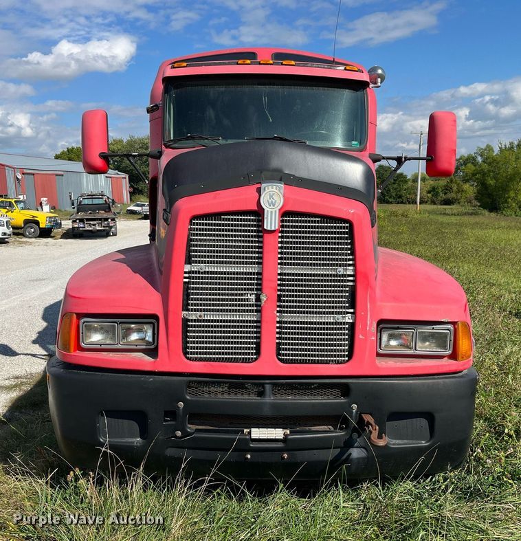 image for item MG9489 1996 Kenworth T600  semi truck