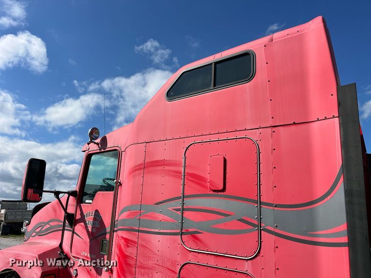 image for item MG9489 1996 Kenworth T600  semi truck