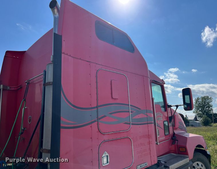 image for item MG9489 1996 Kenworth T600  semi truck