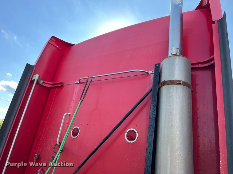 image for item MG9489 1996 Kenworth T600  semi truck