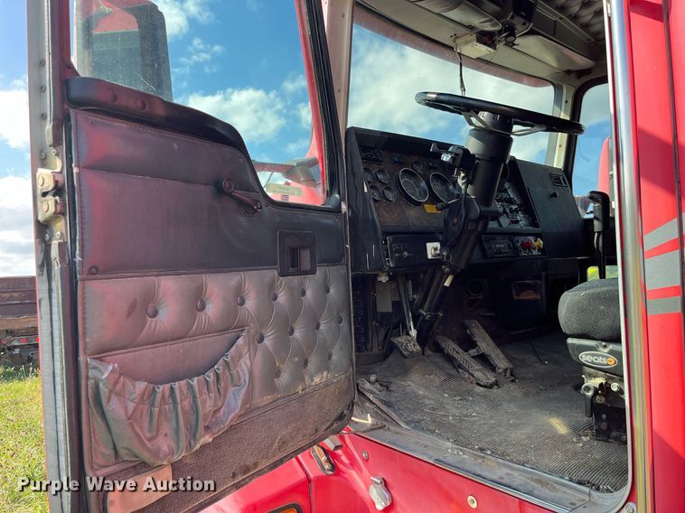 image for item MG9489 1996 Kenworth T600  semi truck