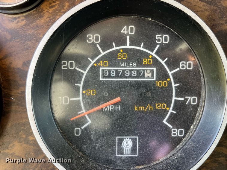 image for item MG9489 1996 Kenworth T600  semi truck