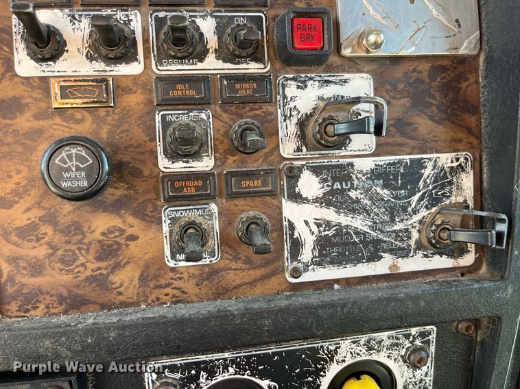 image for item MG9489 1996 Kenworth T600  semi truck