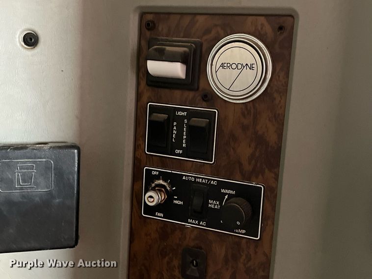 image for item MG9489 1996 Kenworth T600  semi truck