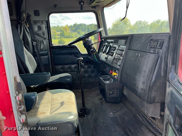 image for item MG9489 1996 Kenworth T600  semi truck