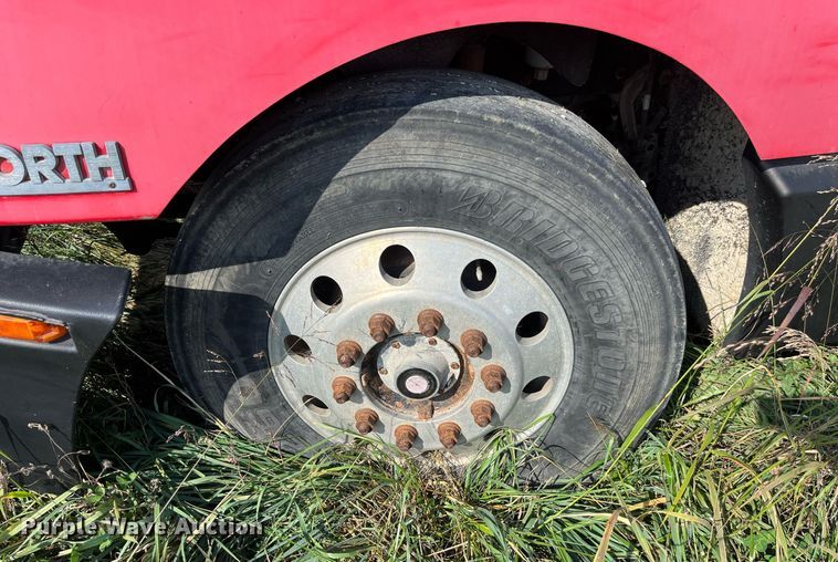 image for item MG9489 1996 Kenworth T600  semi truck