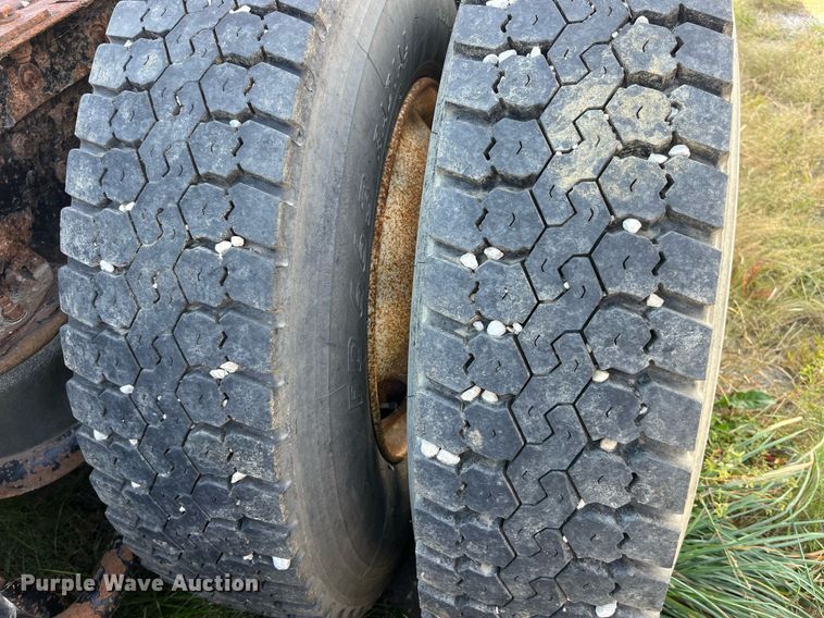 image for item MG9489 1996 Kenworth T600  semi truck