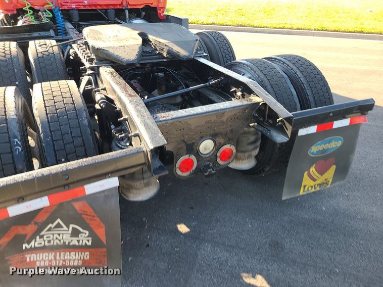 image for item MJ9324 2016 Freightliner Cascadia  semi truck