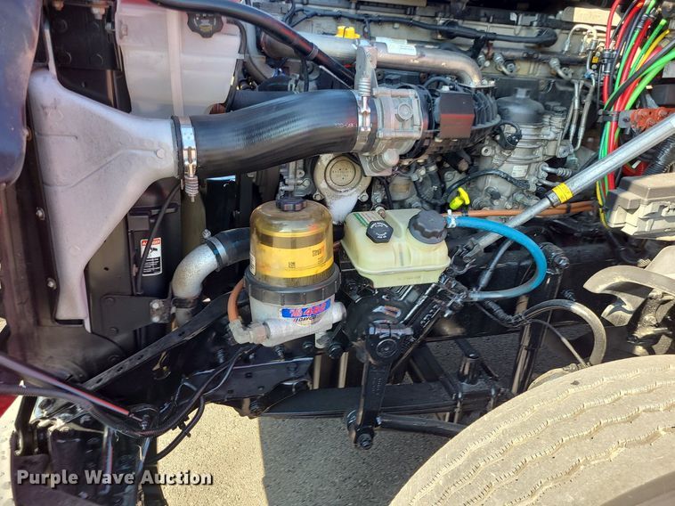 image for item MJ9324 2016 Freightliner Cascadia  semi truck