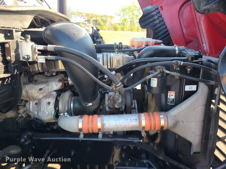 image for item MJ9324 2016 Freightliner Cascadia  semi truck